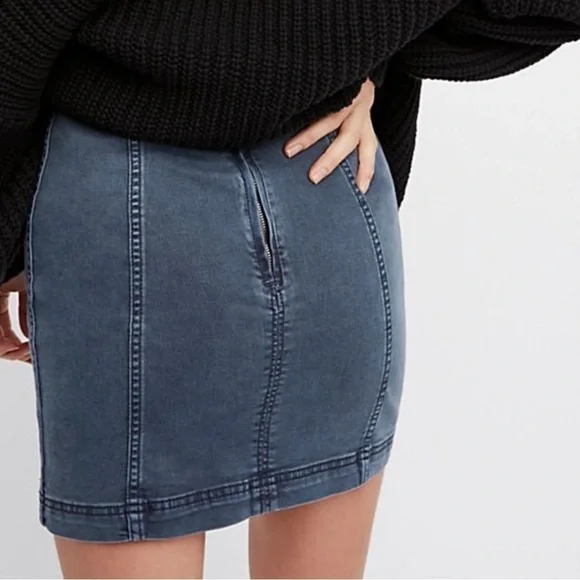Free People Blue High Waisted Zip Back Casual Boho Cute Micro Mini Skirt size 4 - Picture 3 of 8
